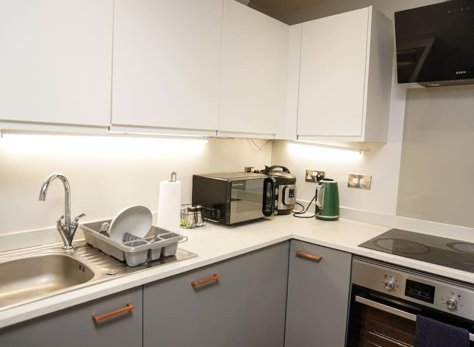 Peaceful 2br Hideout With Instant Self Check-in At Kelham Island Retreat Apartment